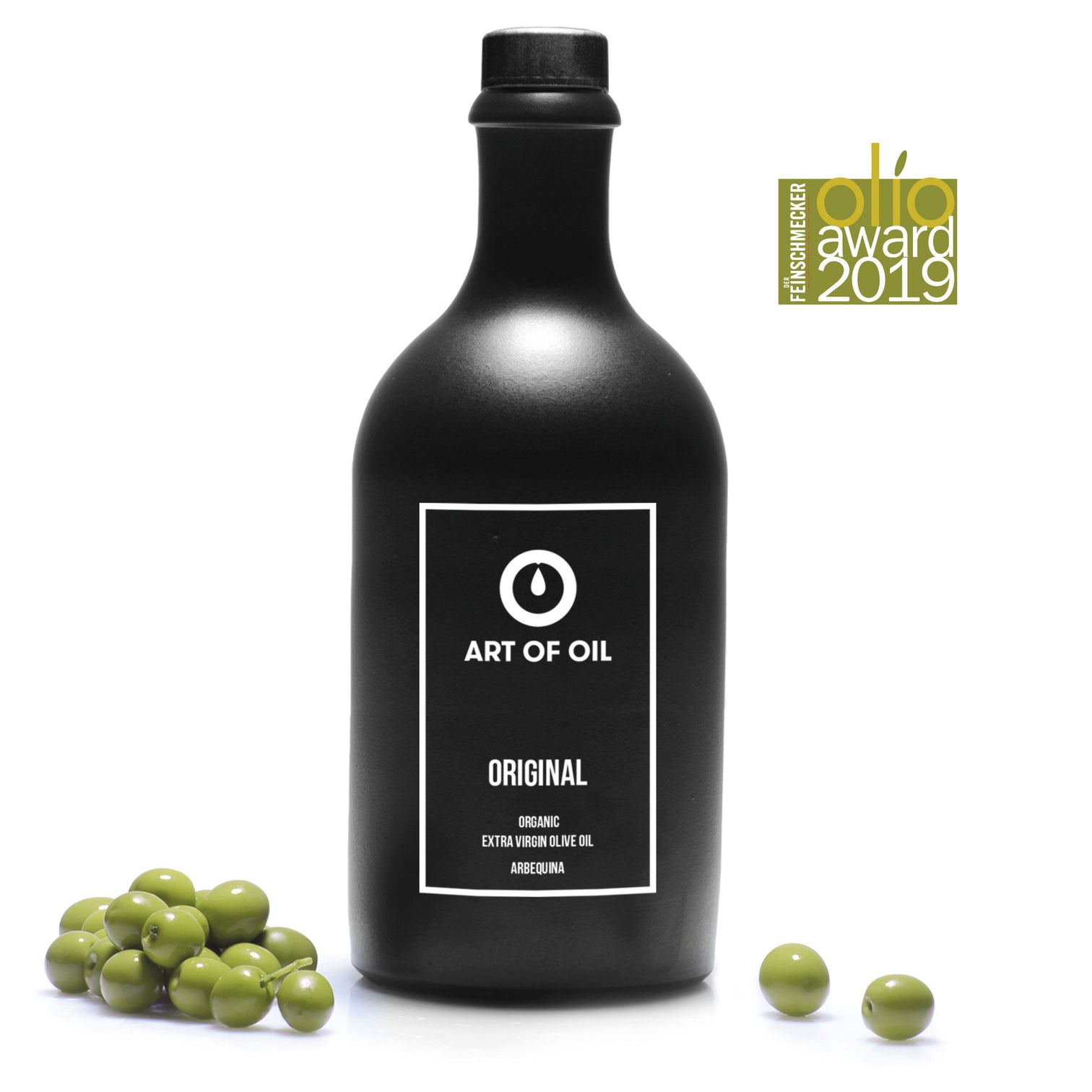 ART OF OIL ORIGINAL, Sorte Arbequina, mit grünen Oliven; daneben das Siegel DER FEINSCHMECKER olio award 2019